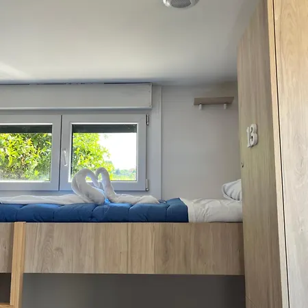 Barosa Hostel *
